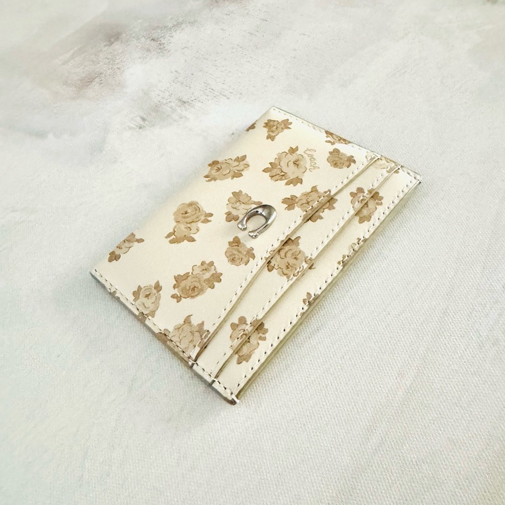 Coach Essential Card Case With Floral Print, wallet, card ID Holder - Picture 4 of 9